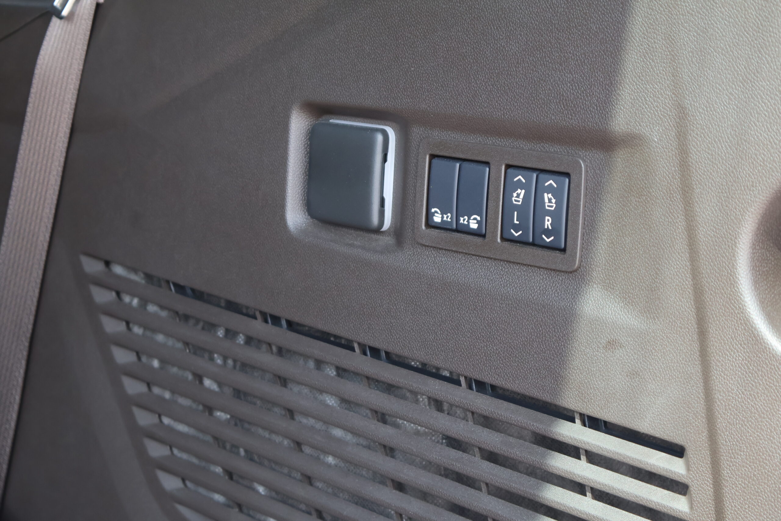 Chevy Tahoe car rental dubai