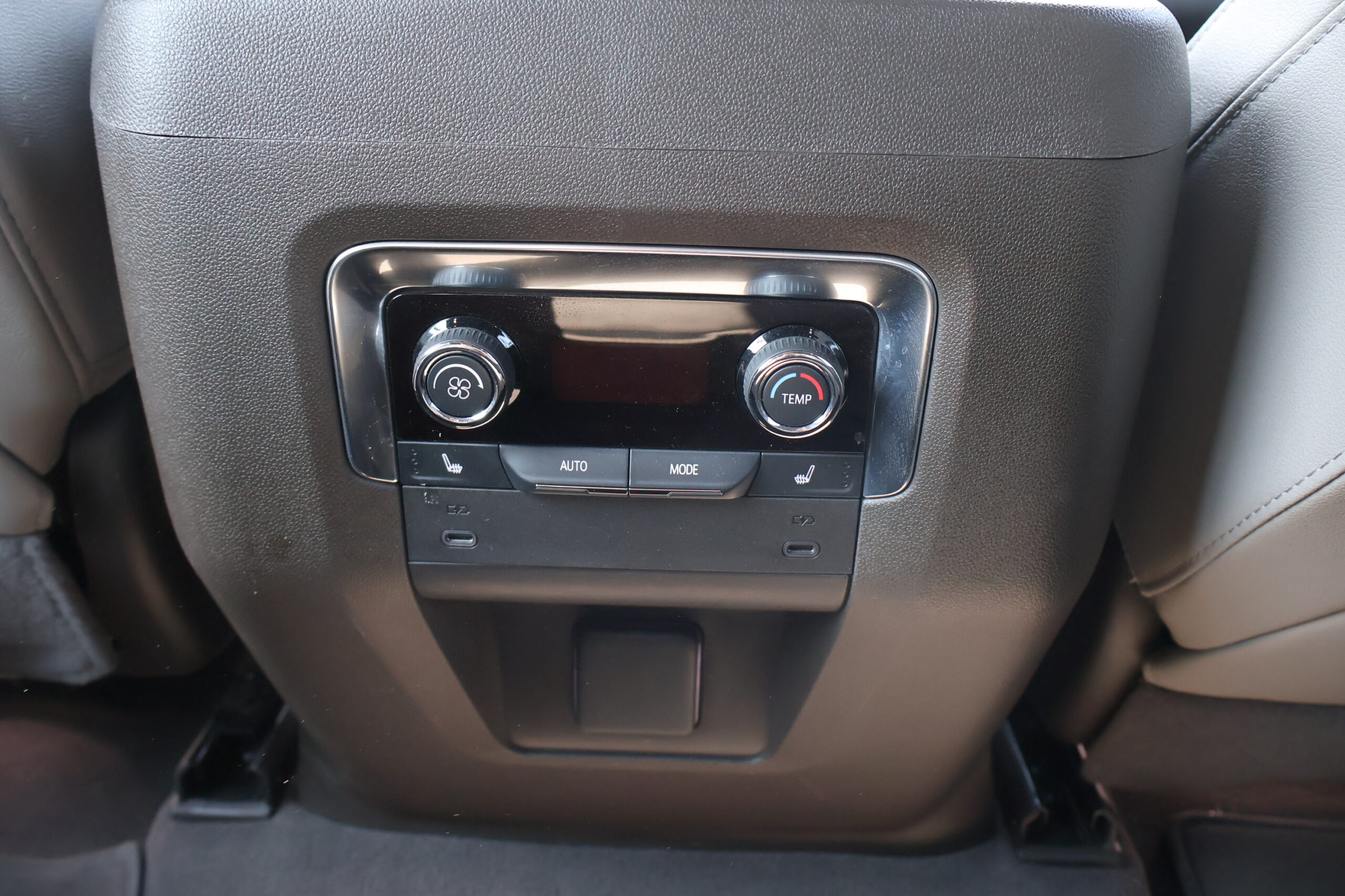 Chevy Tahoe car rental dubai