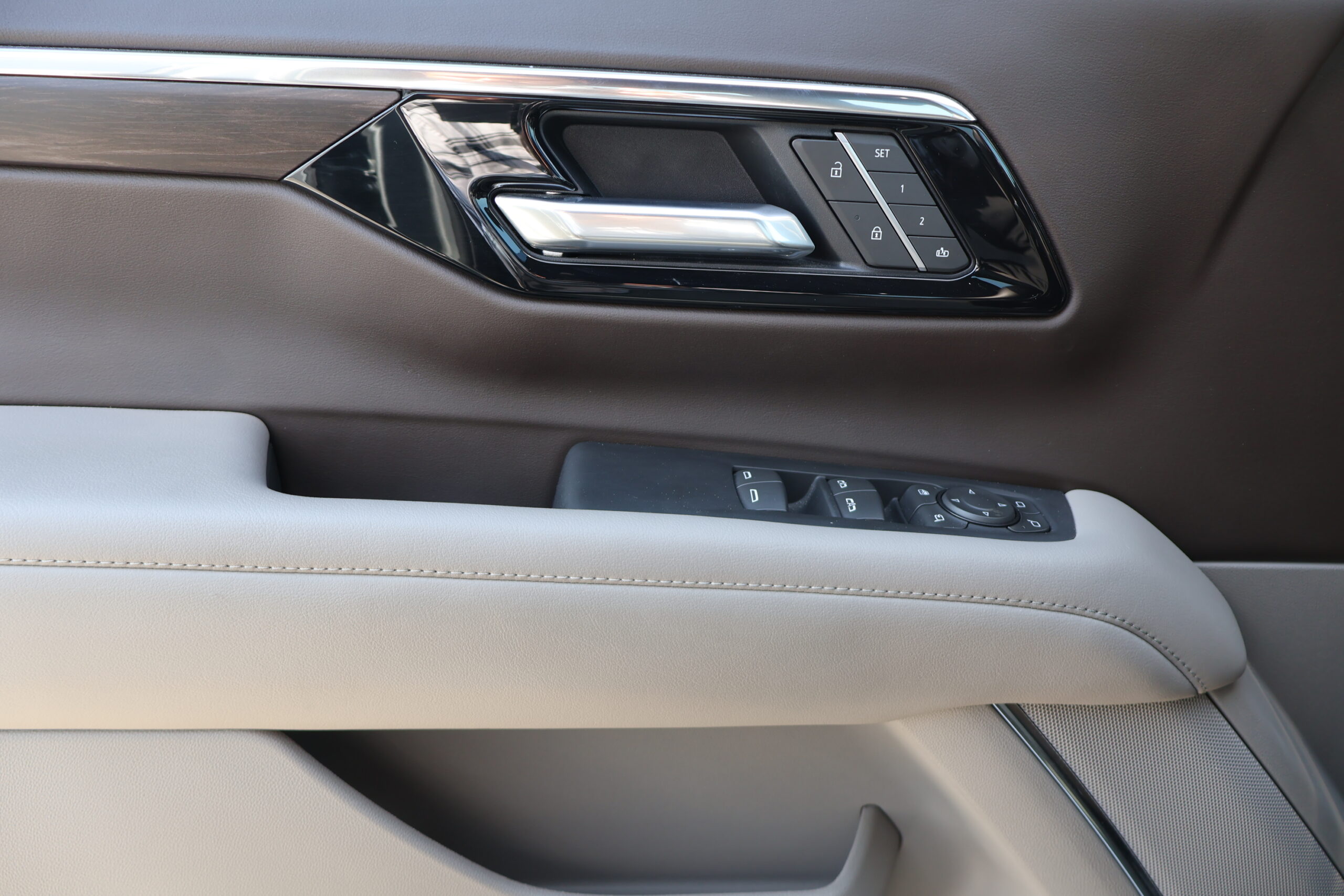 Chevy Tahoe car rental dubai