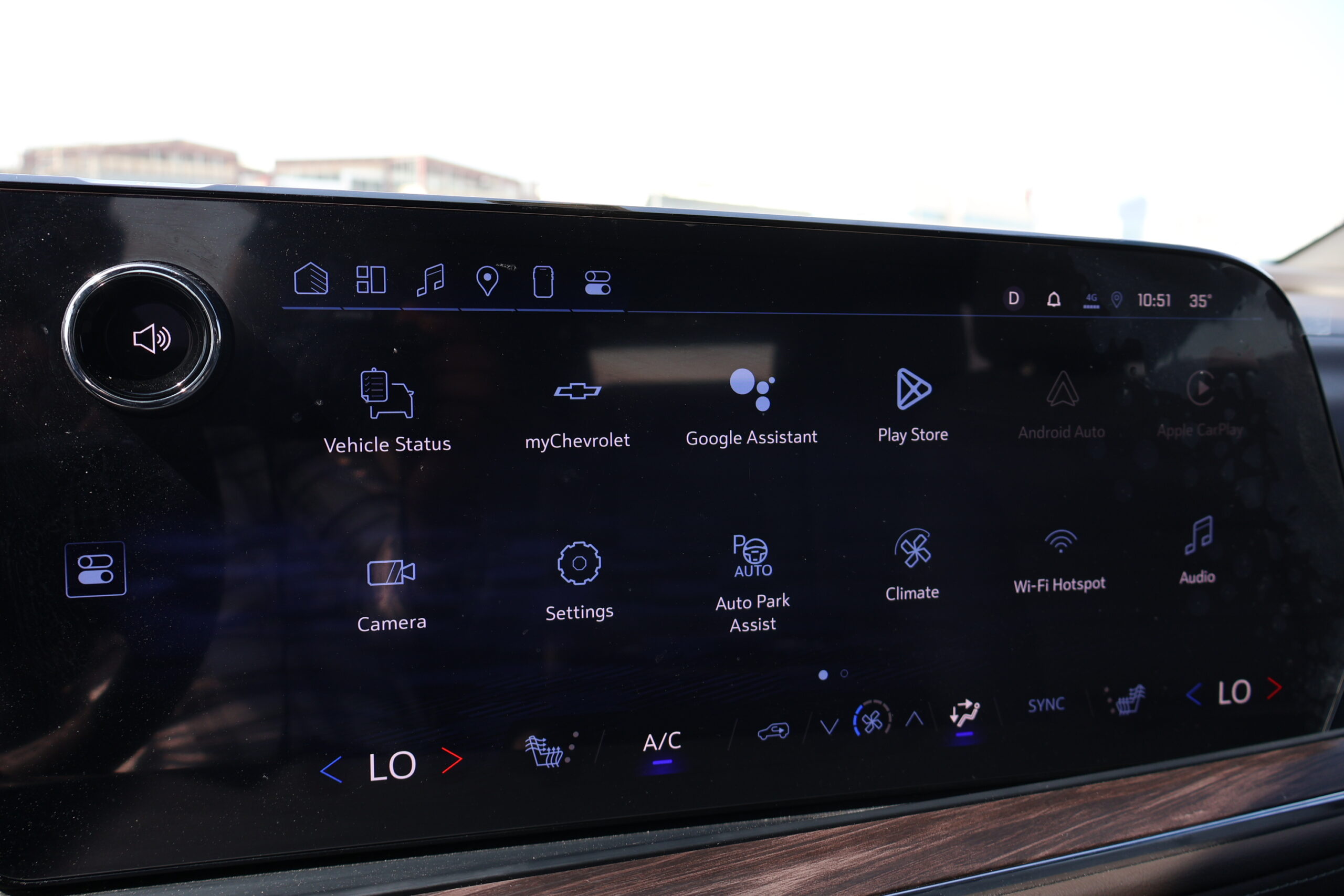 Chevy Tahoe car rental dubai