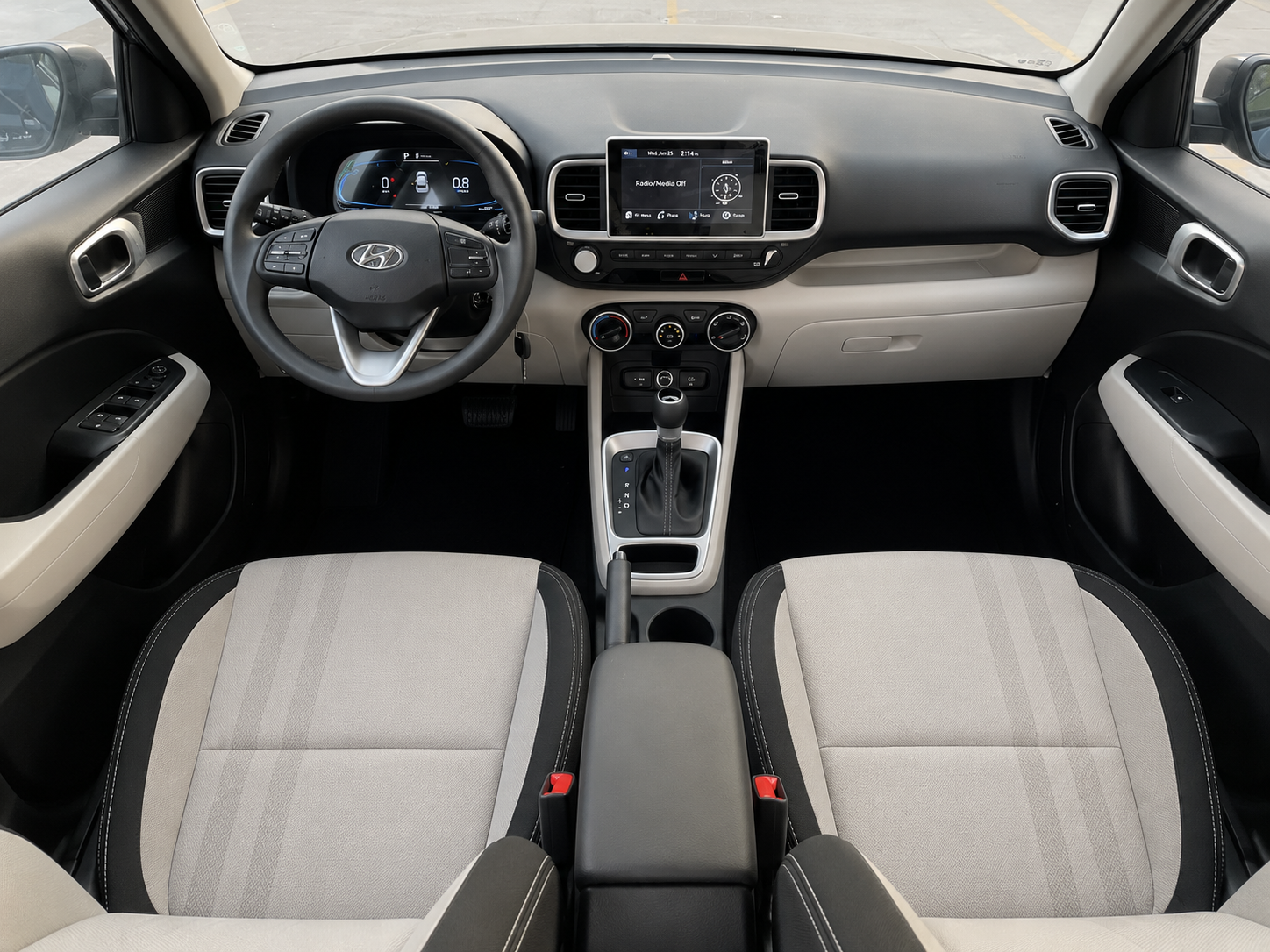 Hyundai Venue 2024 Rental in Dubai