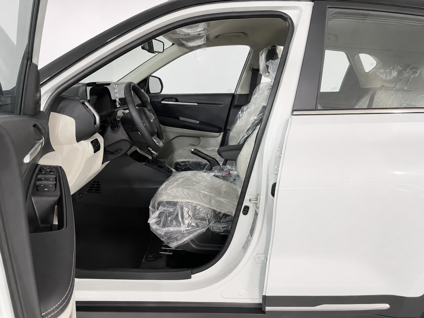 Kia Sonet 2023 rent dubai