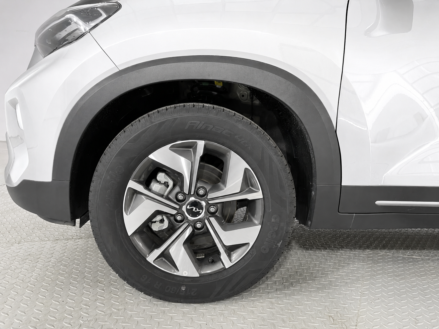 Kia Sonet 2023 rent dubai